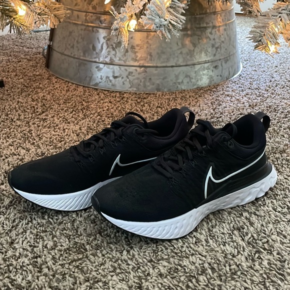 Nike React Infinity Flyknit Running Shoes - Picture 1 of 4